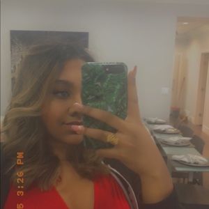 Meet your Posher, Chanel